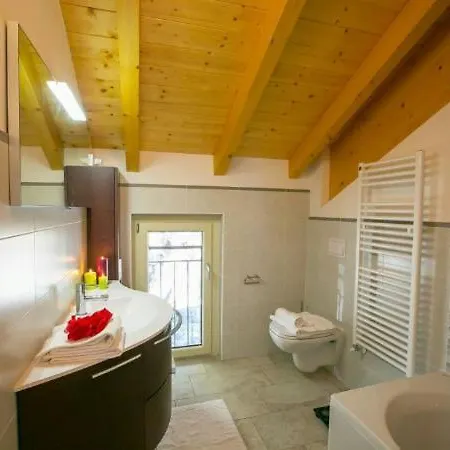 Apartamento Colonno Sleeps 6 Pool Sala Comacina