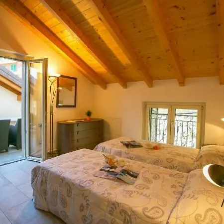 Colonno Sleeps 6 Pool Apartamento